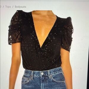 House of Harlow 1960 x Revolve Black low v-neck body suit with puff sleeves 🖤